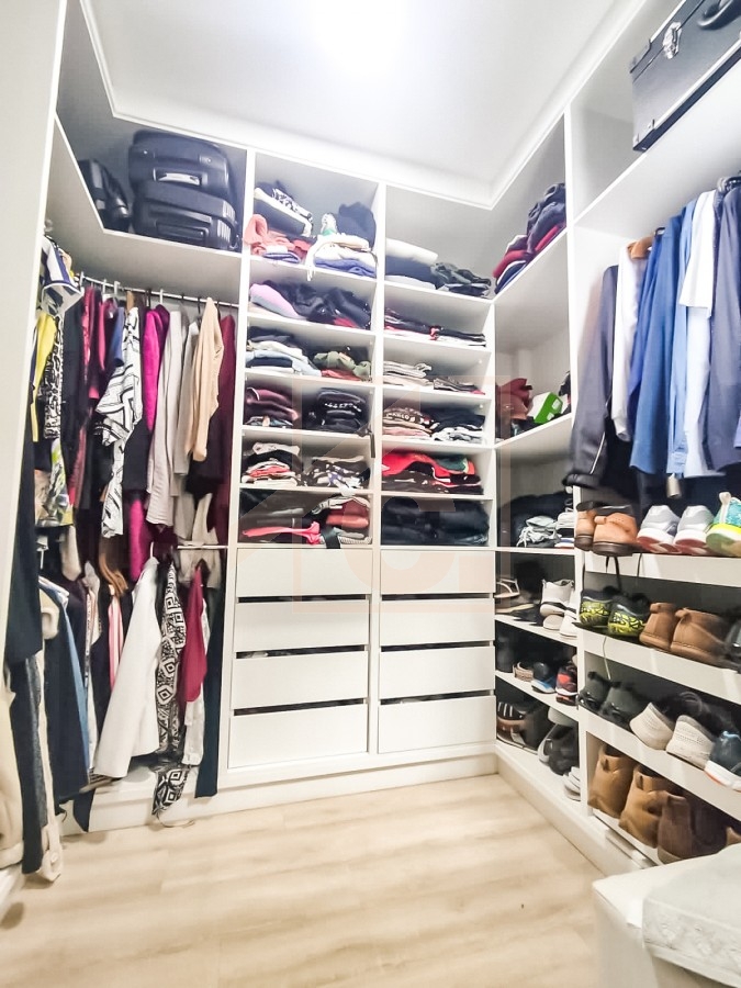 Casa à venda em Pato Branco no bairro São Francisco mobiliada e com piscina