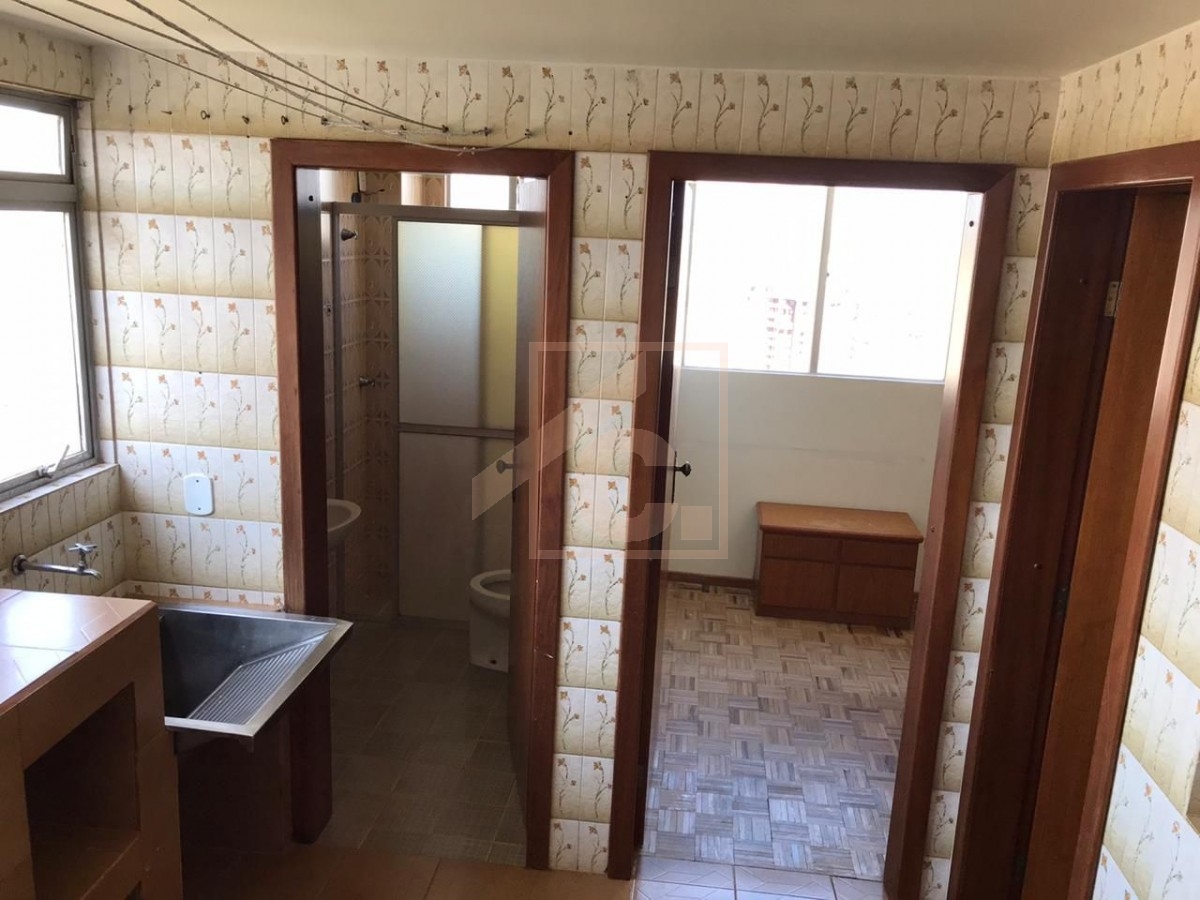 Apartamento á venda em Pato Branco no Ed. Dona Cesira 