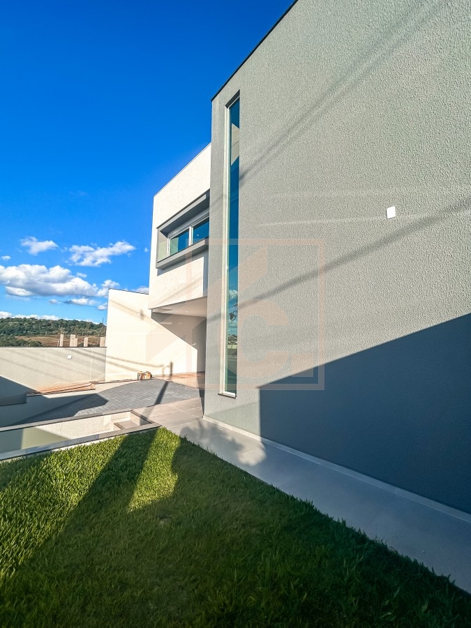 Sobrado Alto Padrão à venda em Pato Branco no bairro São Francisco com 03 Suítes