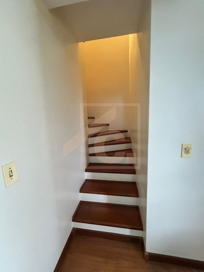 Sobrado à venda em Pato Branco com 03 quartos bairro Brasília. 