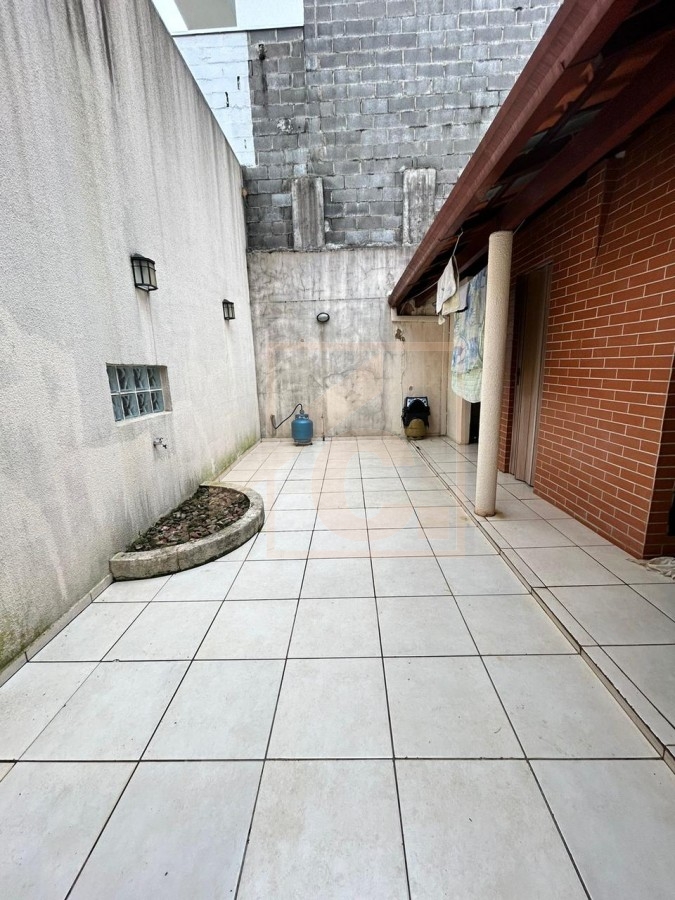 Sobrado à venda em Pato Branco com 03 quartos bairro Brasília. 