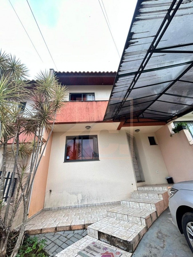 Sobrado à venda em Pato Branco com 03 quartos bairro Brasília. 