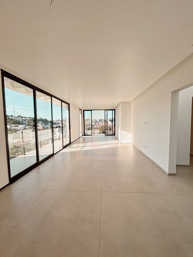 Casa à venda em Pato Branco com 3 Suítes no bairro Menino Deus