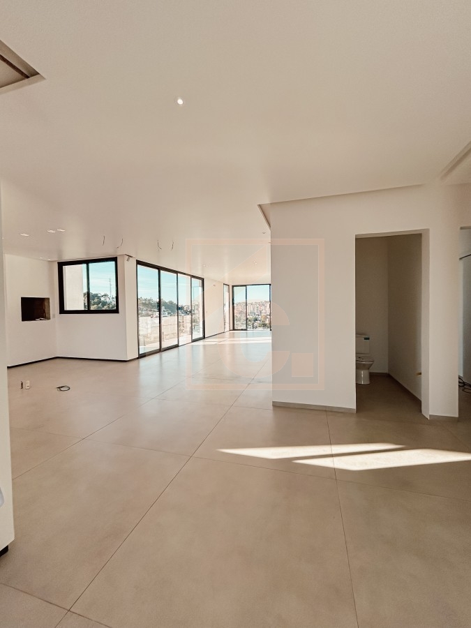 Casa à venda em Pato Branco com 3 Suítes no bairro Menino Deus