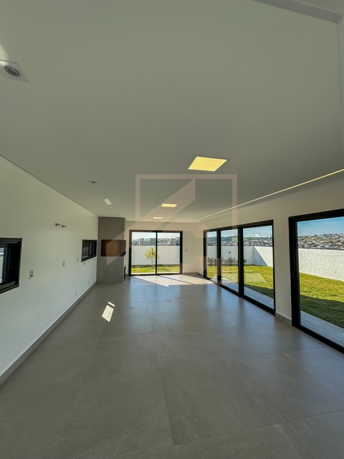 Casa alto padrão à venda em Pato Branco no bairro São Francisco com 3 Suítes 