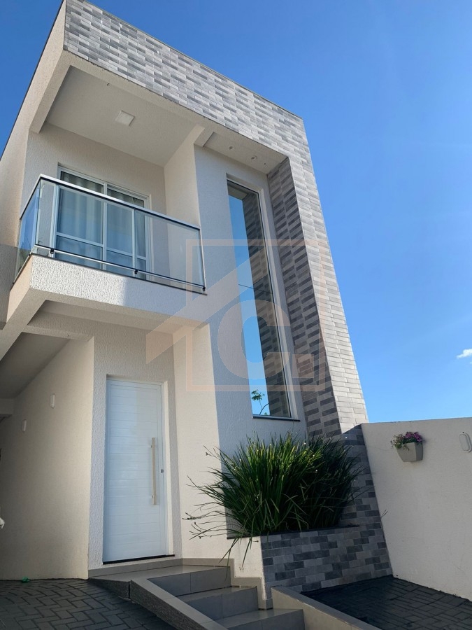 Sobrado semimobiliado à venda em Pato Branco com 1 suíte + 2 quartos bairro Parque do Som