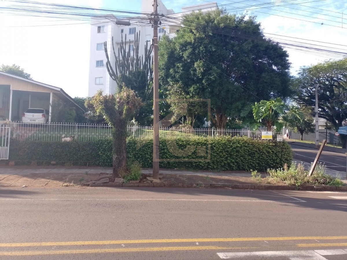 Terreno de esquina à venda em Pato Branco no bairro Santa Terezinha