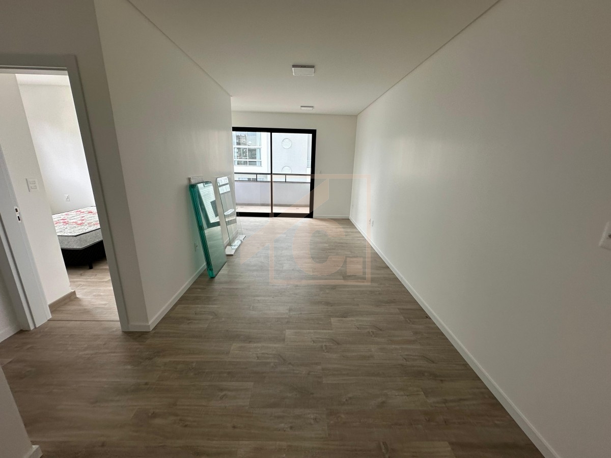 Apartamento à venda no Ed. Ametista com 01 suíte + 1 quarto