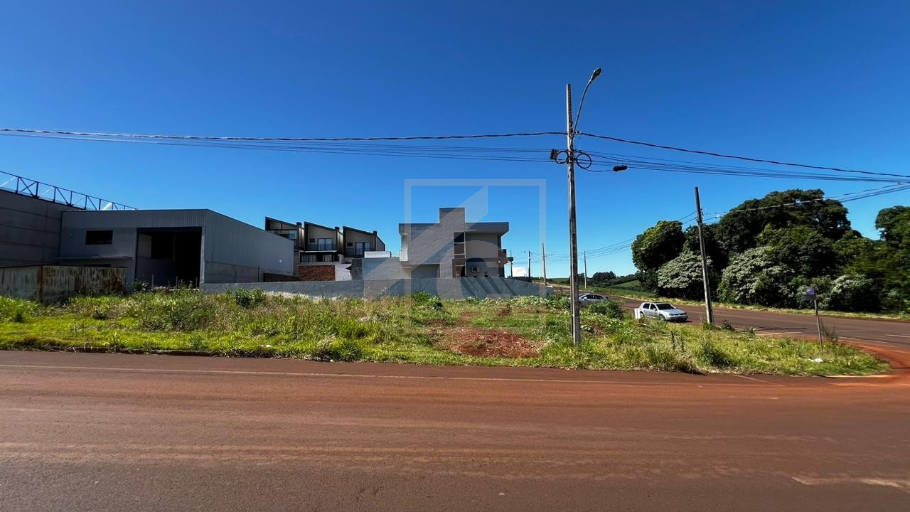 Terreno de esquina à venda em Pato Branco  no Bairro Fraron