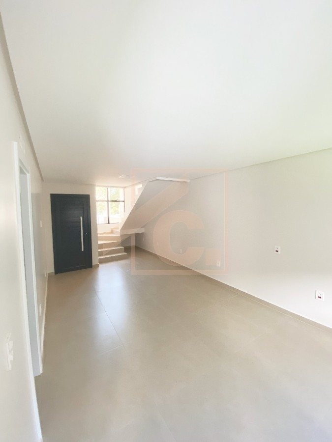 Sobrado à venda em Pato Branco com 2 Suítes no Bairro Fraron