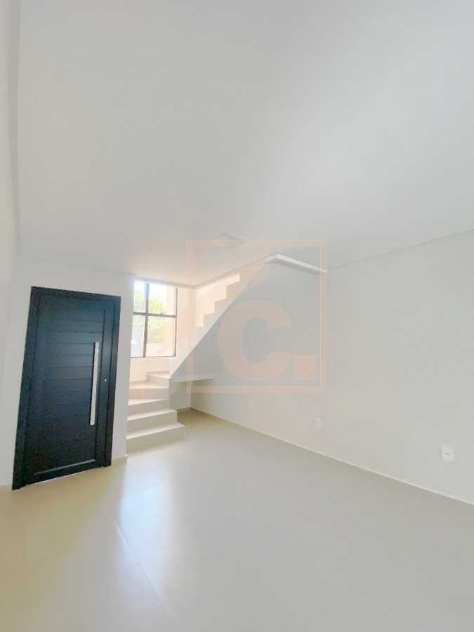 Sobrado à venda em Pato Branco com 2 Suítes no Bairro Fraron