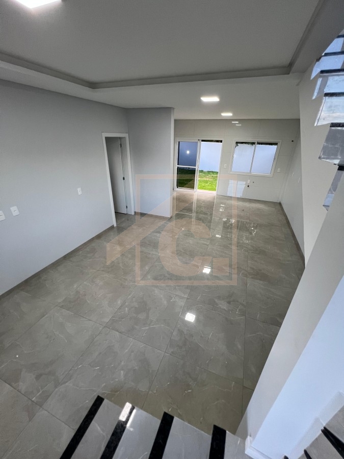 Sobrado à venda em Pato Branco com 1 suíte + 2 quartos no bairro Fraron