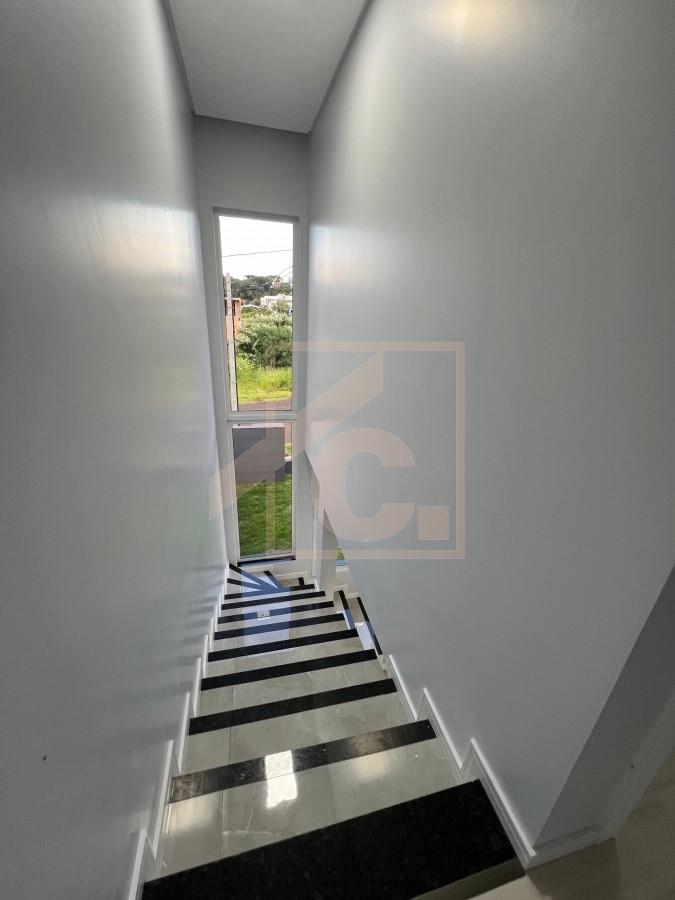 Sobrado à venda em Pato Branco com 1 suíte + 2 quartos no bairro Fraron