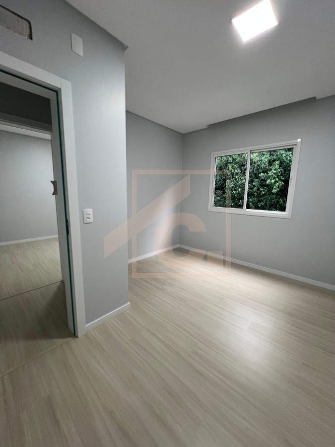 Sobrado à venda em Pato Branco com 1 suíte + 2 quartos no bairro Fraron