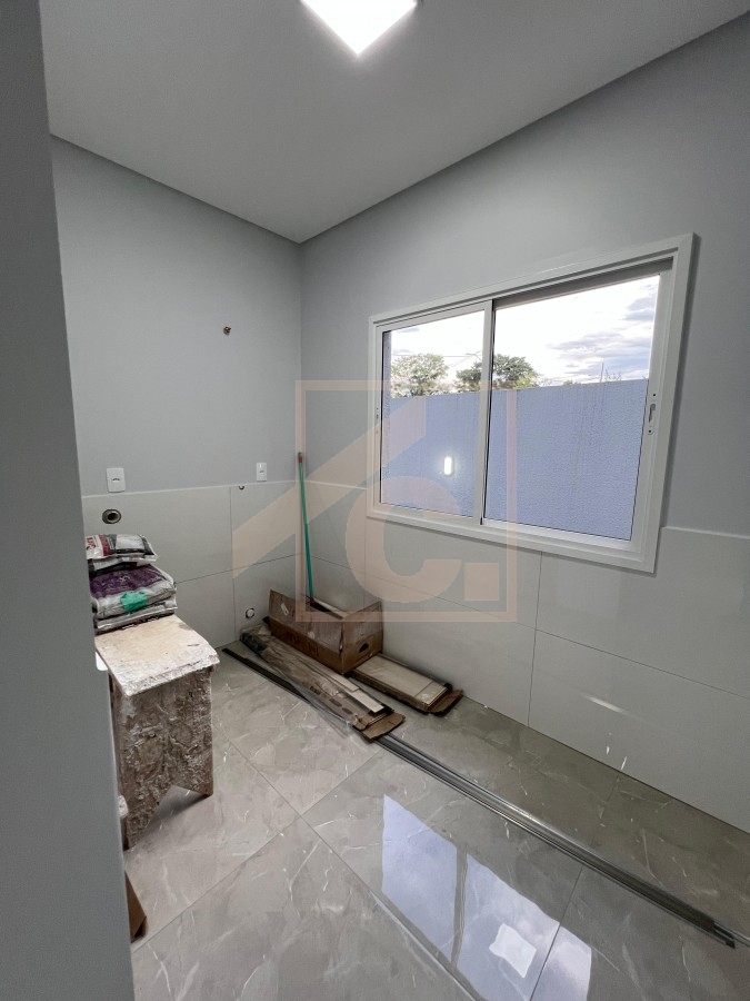 Sobrado à venda em Pato Branco com 1 suíte + 2 quartos no bairro Fraron