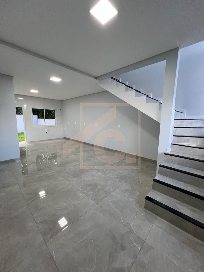 Sobrado à venda em Pato Branco com 1 suíte + 2 quartos no bairro Fraron