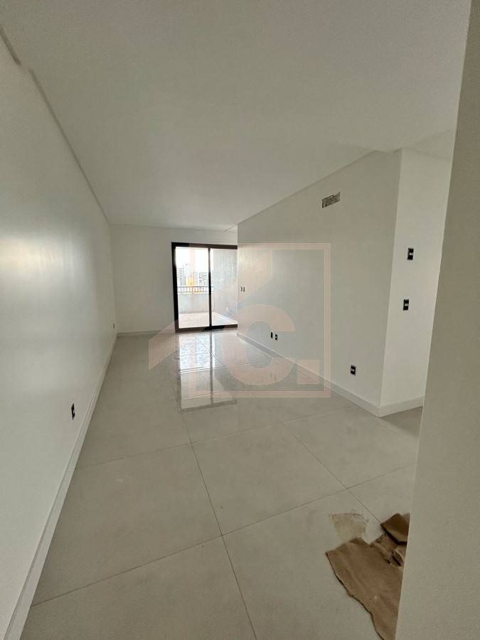Apartamento à venda em Pato Branco no Edifício Turmalina com 01 Suíte + 01 Quarto.