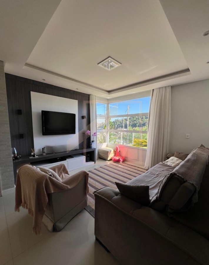 Casa à venda em Pato Branco no bairro Industrial com 1 suíte + 3 quartos