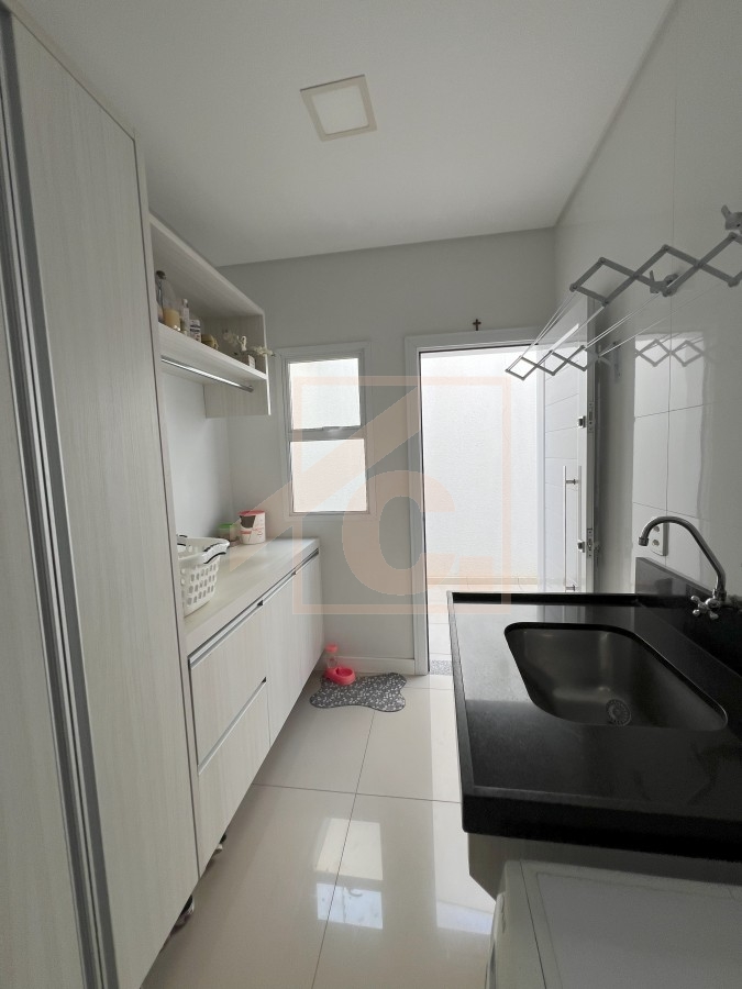 Casa à venda em Pato Branco no bairro Industrial com 1 suíte + 3 quartos