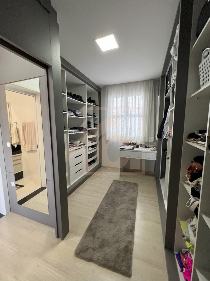 Casa à venda em Pato Branco no bairro Industrial com 1 suíte + 3 quartos