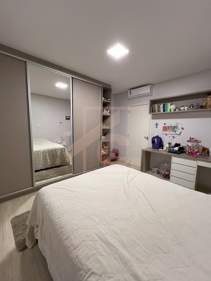 Casa à venda em Pato Branco no bairro Industrial com 1 suíte + 3 quartos