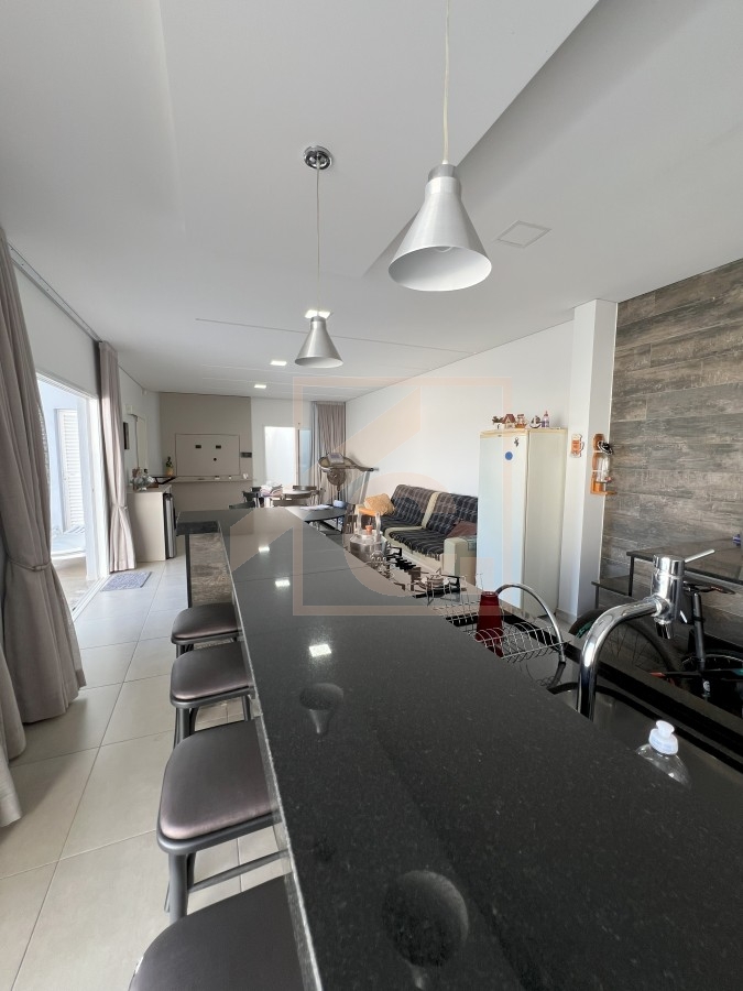 Casa à venda em Pato Branco no bairro Industrial com 1 suíte + 3 quartos