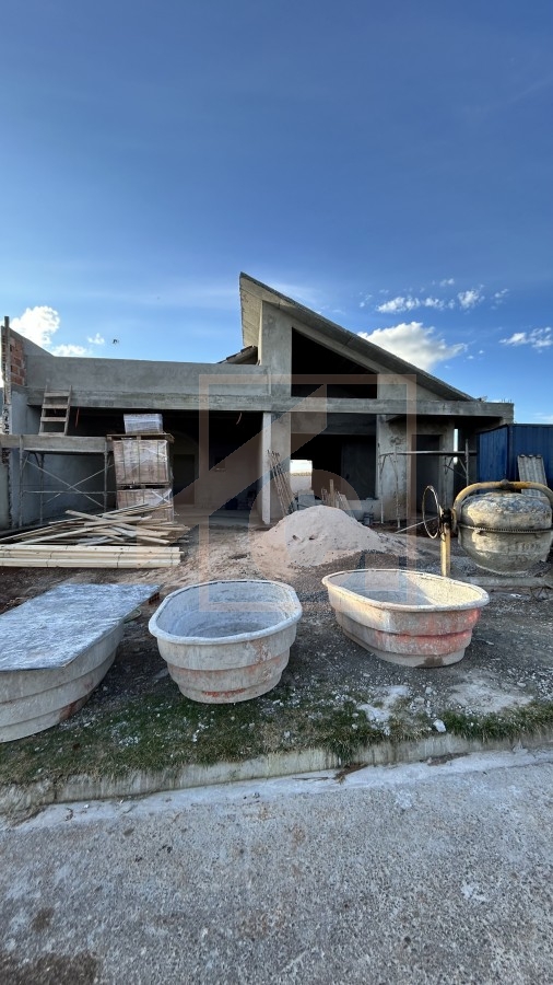 Casa Alto Padrão à venda em Pato Branco bairro Cadorin com 1 suíte + 2 demi suítes