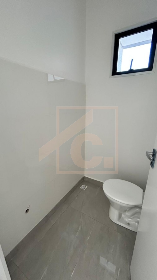 Sobrado à venda em Pato Branco no bairro Fraron com 2 quartos.