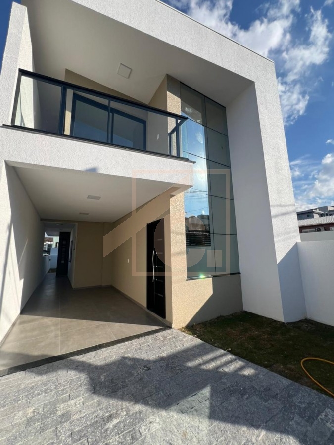 Sobrado à venda em Pato Branco no bairro Fraron com 3 suítes