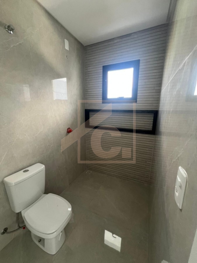 Sobrado à venda em Pato Branco no bairro Fraron com 3 suítes