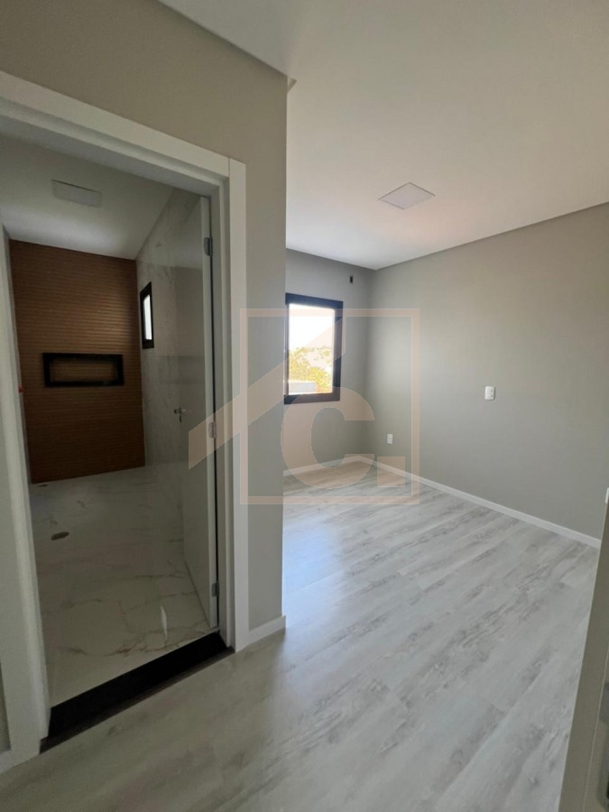 Sobrado à venda em Pato Branco no bairro Fraron com 3 suítes