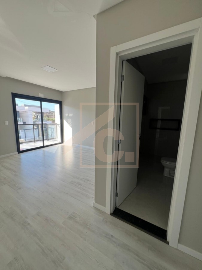 Sobrado à venda em Pato Branco no bairro Fraron com 3 suítes