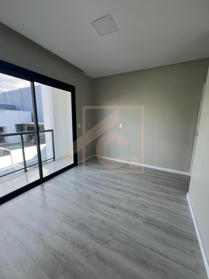 Sobrado à venda em Pato Branco no bairro Fraron com 3 suítes