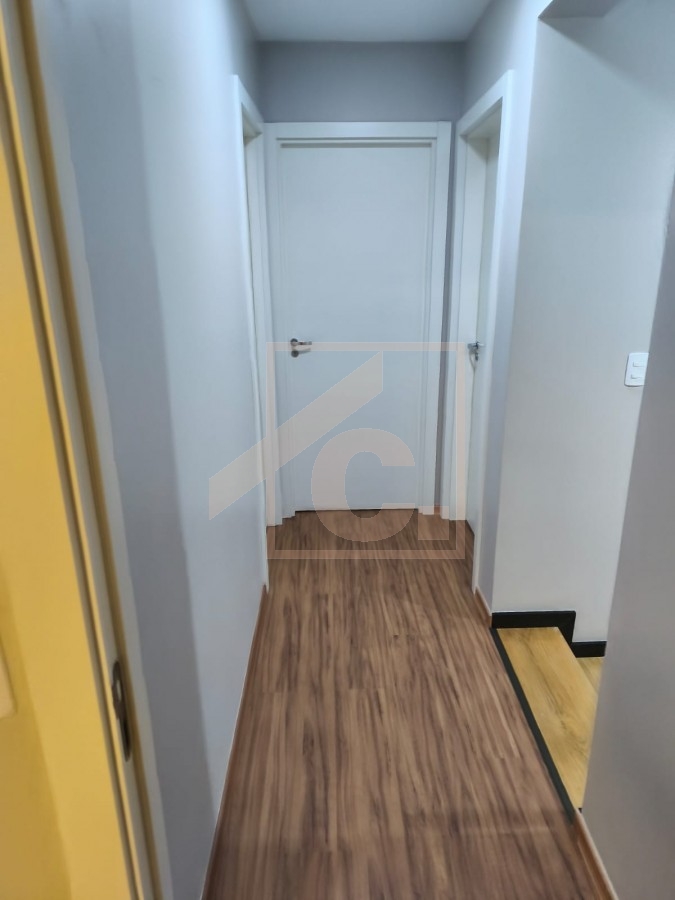 Sobrado à venda no bairro São Francisco com 1 Suíte + 2 Quartos