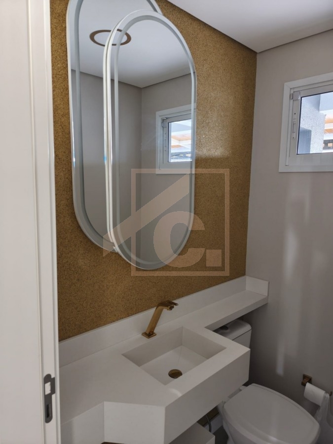 Sobrado à venda no bairro São Francisco com 1 Suíte + 2 Quartos