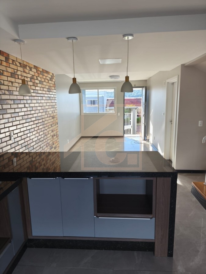 Sobrado à venda no bairro São Francisco com 1 Suíte + 2 Quartos