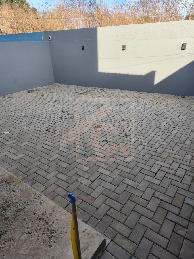 Sobrado à venda no bairro São Francisco com 1 Suíte + 2 Quartos