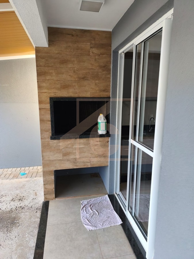 Sobrado à venda no bairro São Francisco com 1 Suíte + 2 Quartos