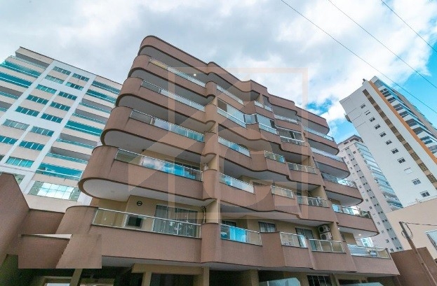 Apartamento Mobiliado Residencial Morada Regia com 1 Suíte + 2 Quartos.