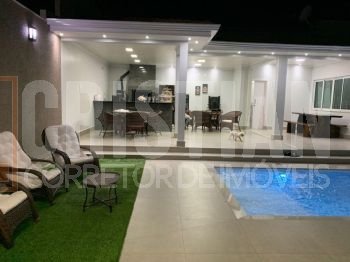 Sobrado mobiliado à venda em Pato Branco no Bairro Fraron