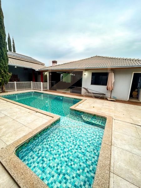 Casa à venda em Pato Branco, mobiliada com piscina bairro São Francisco