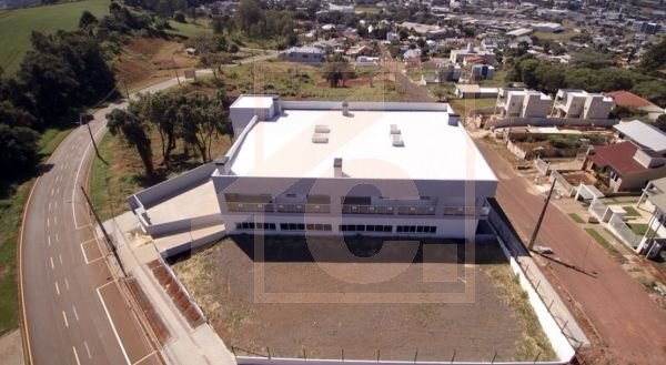 05 Apartamentos + Barracão no bairro Aeroporto