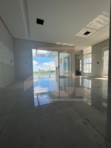 Sobrado à venda em Pato Branco com 1 Suíte + 2 quartos bairro Fraron