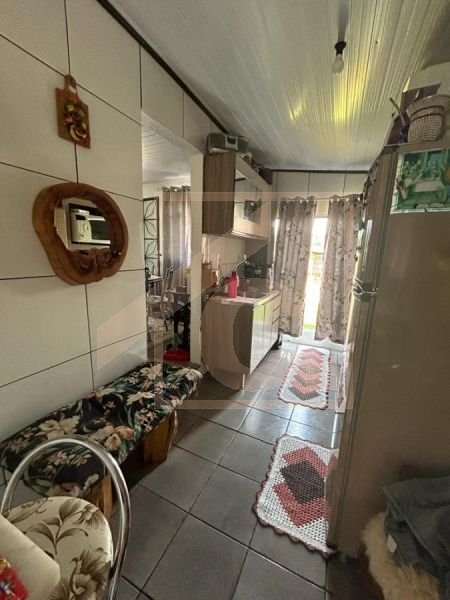 Casa à venda em Chopinzinho com 1 Suíte + 2 Quartos.