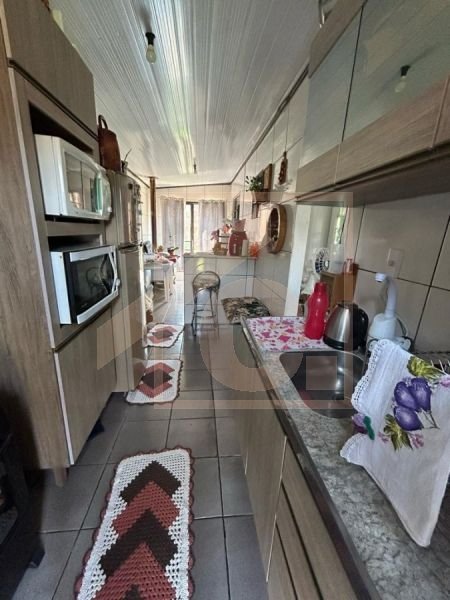 Casa à venda em Chopinzinho com 1 Suíte + 2 Quartos.