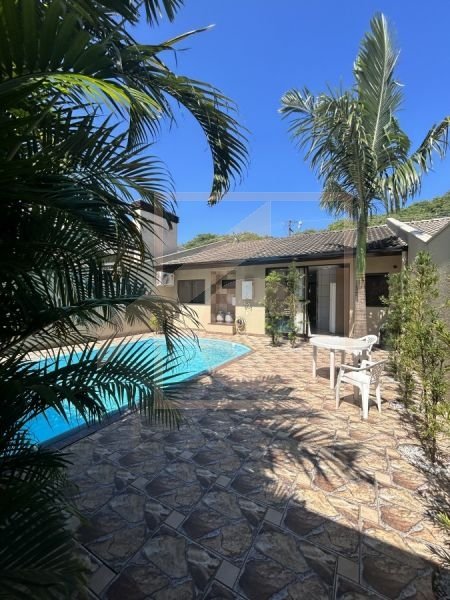 Casa à venda em Pato Branco com piscina no Bairro La Salle