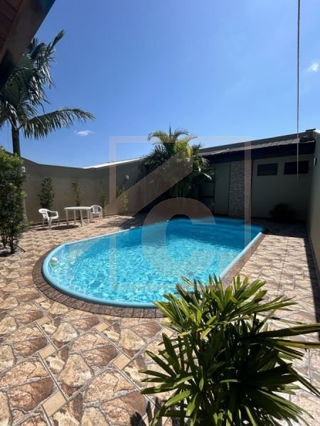 Casa à venda em Pato Branco com piscina no Bairro La Salle