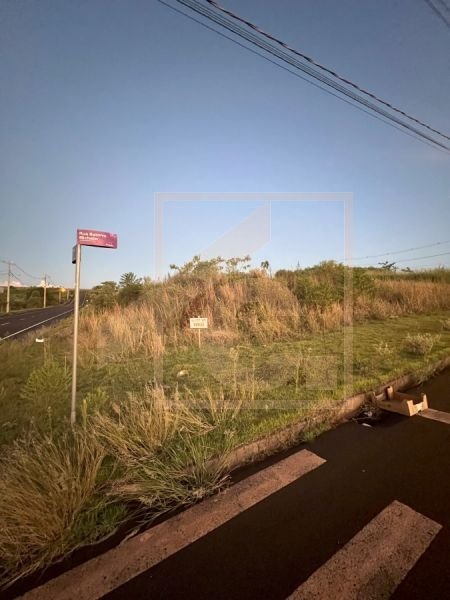 Terreno de esquina à venda em Pato Branco no bairro Fraron