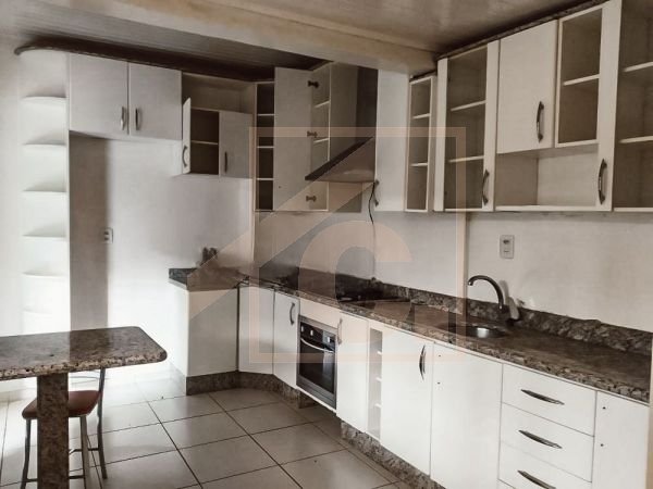 Casa à venda em Pato Branco com 1 Suíte + 2 Quartos e Piscina  no bairro Jardim das Américas