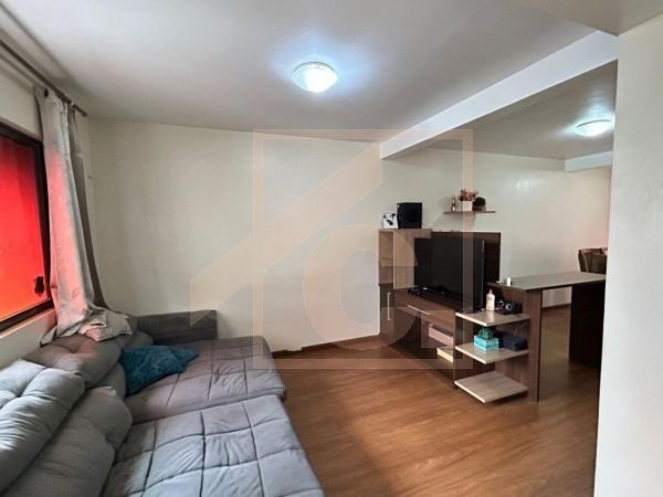 Sobrado à venda em Pato Branco com 03 quartos bairro Brasília. 